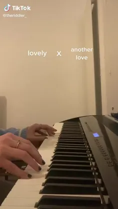 منی که عاشق پیانو عم