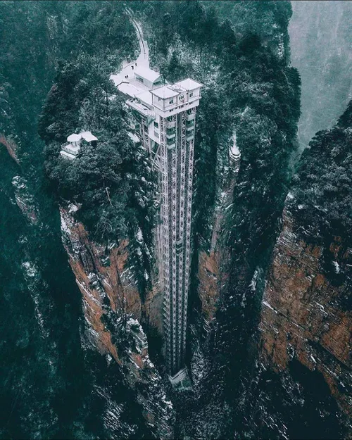 بلندترین آسانسور فضای آزاد دنیا «صد اژدها» بلندترین آسانس