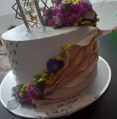دیشب تولد آبجی گلم بود با این کیک قشنگ سوپرایزش کردیم🤭😁