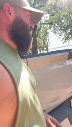 بعله، تازه انگشت کوچیکه پاشم نمی‌خوره جایی، البته که پز د