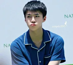 همش لپاشو باد میکنه #sehun #cute