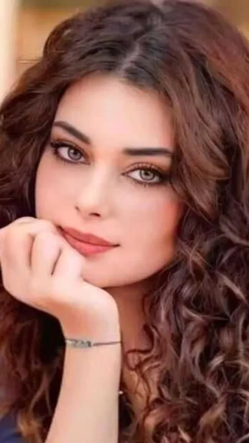 تصاویر جذاب دنی زلزله😍