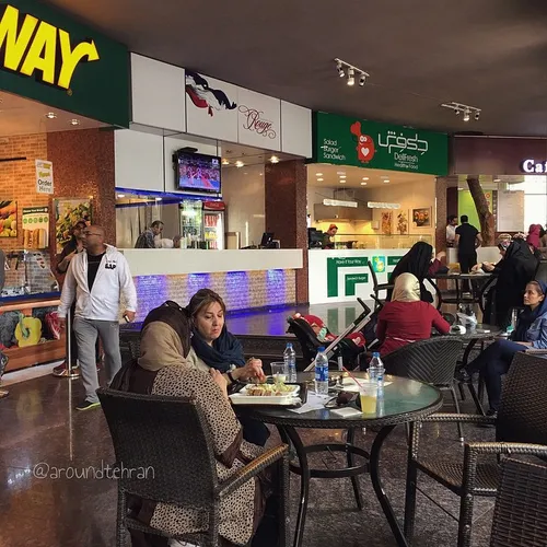 It's a food court after all: they serve food with disposa