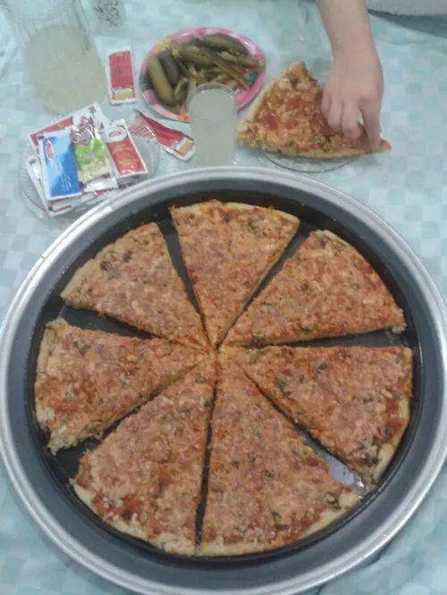 پیتزا به این بزرگی دیدی