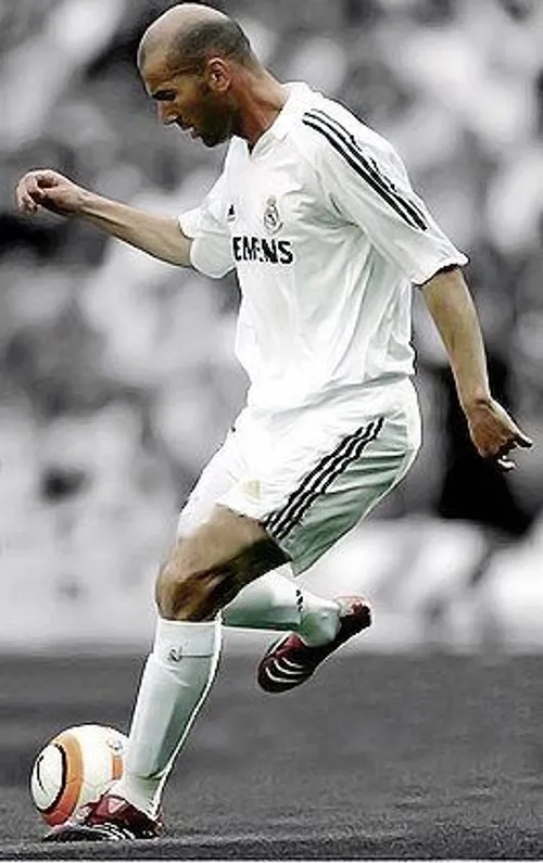 Zinedine Zidane (Real Madrid CF, 2001–2006, 155 apps, 37 