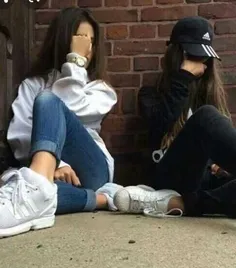 خواهری من بدون تو مرده متحرکی بیش نیستم 👭