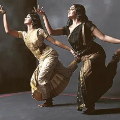 من رقص دختران هندی را بیشتر از نماز