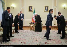 مجددا روحانی در دیدار با امانو کلیدشو گم کرده .