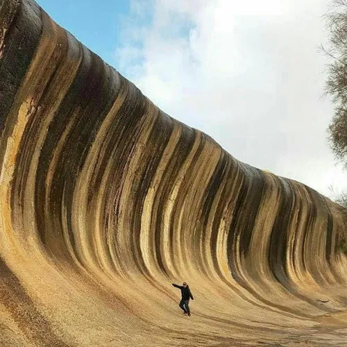 موج سنگی صخره ای جالب در استرالیا موسوم به “موج سنگی” در 