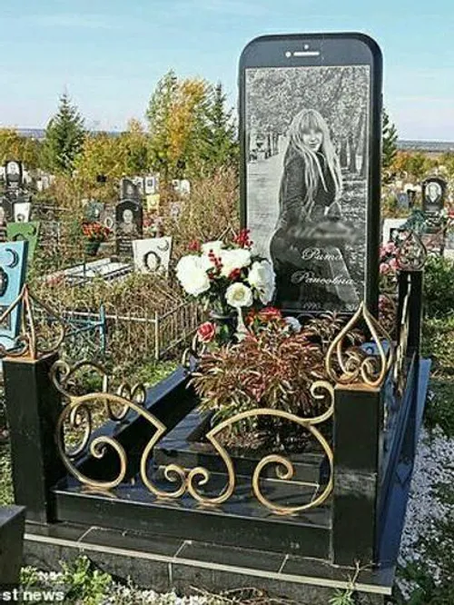 سنگ قبر عجیب دختر جوان در روسیه