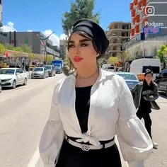 چقدر خوبه این آهنگ 😍😍👌👌