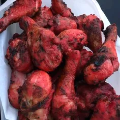 مرغ های سرخ شده قرمز جیگری