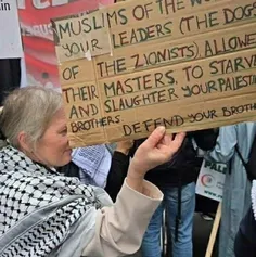 ♦️پلاکارد پیر زن انگلیسی در تظاهرات ضد اسرائیلی جنجال‌برا