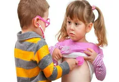 در خصوص هویت جنسی، کودکان دو مرحله را پشت سر می گذارند