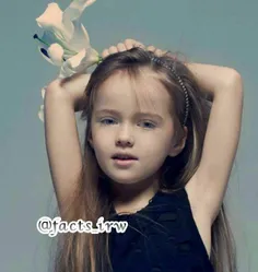 کریستانا#مدل_روسیِ زیبای 9 ساله است که از 3 سالگی در زمین