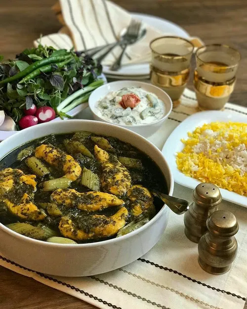 خورش کرفس با مرغ