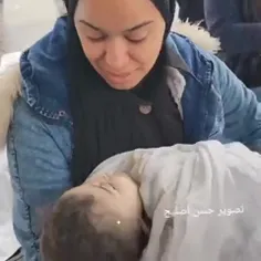 نوزاد فلسطینی‌ای که در بمباران منزل پدری‌اش از شکم مادر ش