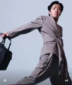 ویدئوی منتشر شده از جی‌هوپ برای Louis Vuitton Japan