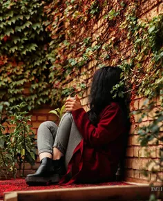 سَـرتـــ را تِکیــه بِـه دیـوار نـَـده 