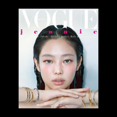 منتشر شده از جنی برای مجله Vogue Korea