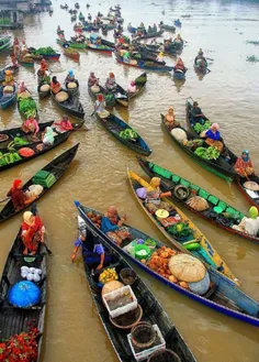 بازارچه‌ی شناور اندونزی