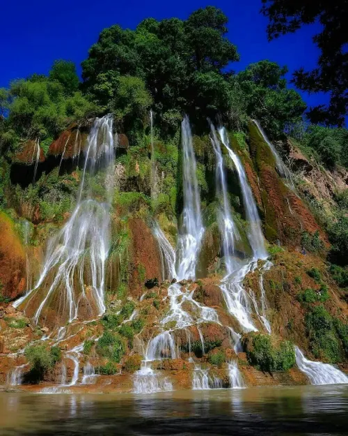 نمایی بسیار زیبا از ابشار بیشه در شهرستان لرستان