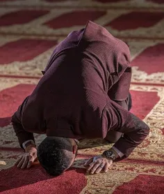 پیامبر اکرم (ص)می فرمایند: هيچ مؤمنى نيست كه به نماز ايست