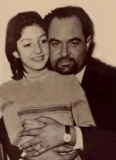 تصویری از#گوگوش در آغوش پدرش