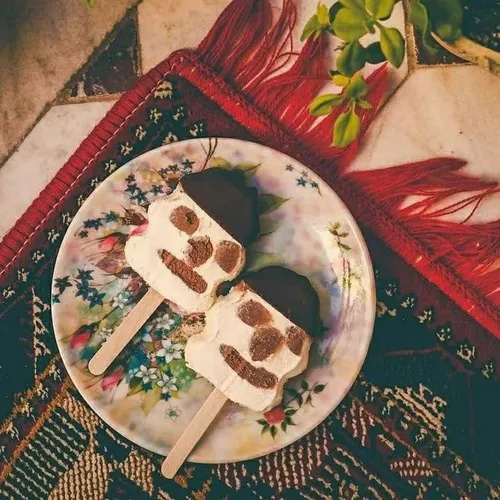 یه لحظه حواستو بده به من💛'