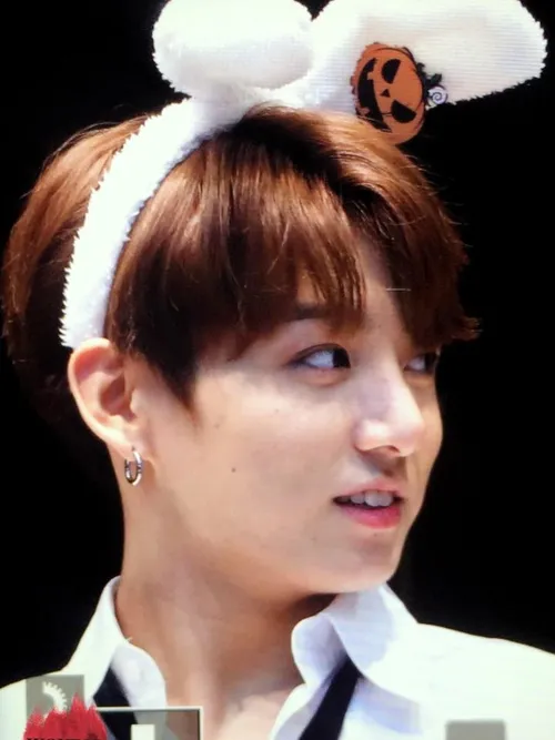 کوکی تو فنساین 😍 💖 🐰 🐰 🐰 jungkook