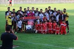 موسی سلامت جانباز هوادار پرسپولیس در ورزشگاه حاضر شد و با