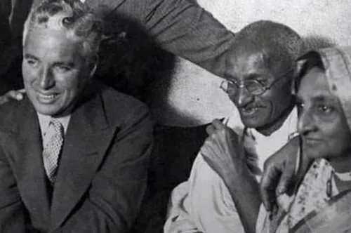 تصویری نایاب و جالب از گاندی و چارلی چاپلین