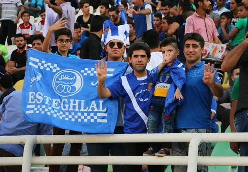 فیلم تشویق الهلال توسط هواداران استقلال خوزستان در ورزشگا