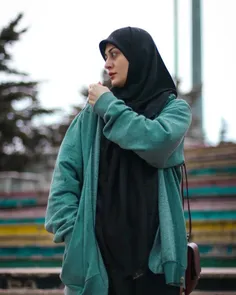 زن اصیل آریایی مسلمان میشود