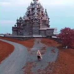کلیسای جزیره کیژی روسیه که تماما چوبی بوده و در ساخت ان ا