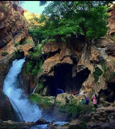 آبشار آتشگاه لردگان واقع در  استان چهارمحال و بختیاری