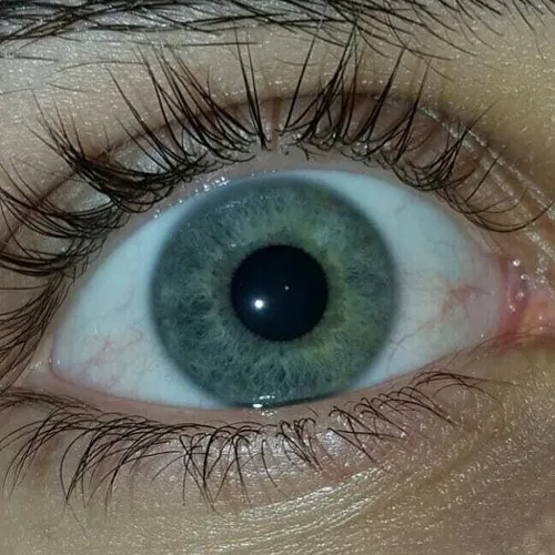 چشم رنگی