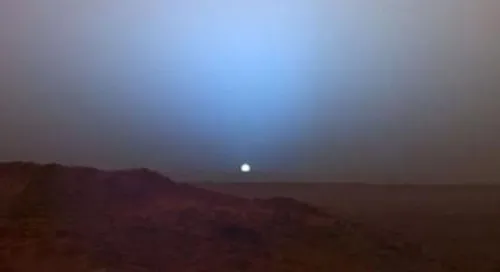 غروب در سیاره ی مریخ آبی رنگ است