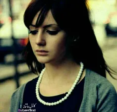 تو را با هر نفس میبویم اما باز دلتنگم ....