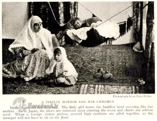 تصویر مامان و فرزندانش در صد سال پیش...یک خونواده اصیل ای
