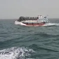 به دریا رفته می‌داند مصیبتهای طوفان را🚢🚢🏝