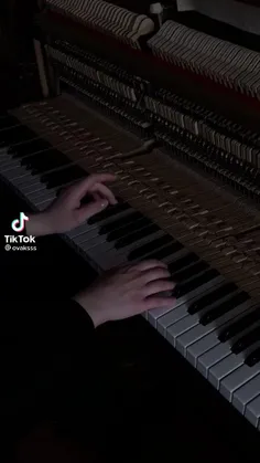 ولی این آهنگ با پیانو >>>>>>>