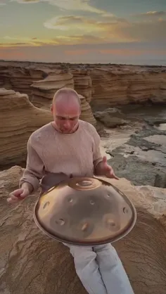 آدم نمیتونه همینجور الکی تسلیم شه. 