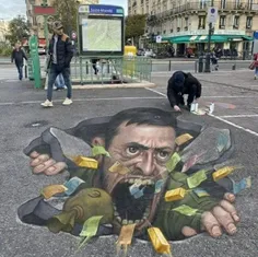 "تمام پولتون رو به من بدید." در فرانسه، گرافیتی جدید با یک "#سیاه_چاله" در شخص #ولادیمیر_زلنسکی ظاهر شد.
