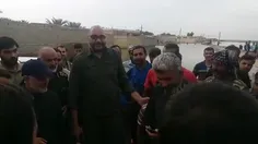 شهید حاج قاسم سلیمانی در مناطق سیل زده خوزستان