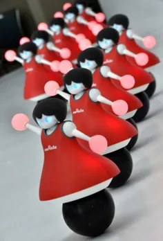 ربات های رقاص ساخته ی شرکتی ژاپنی که در توکیو به نمایش گذ