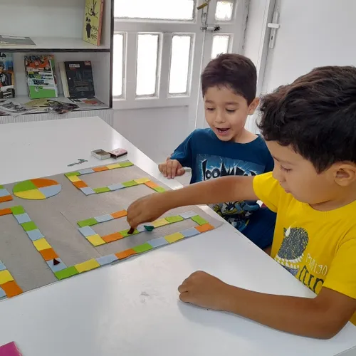 بازی برای رنگ شناسی کودکان