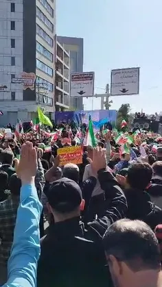 اجرای سرود #سلام_فرمانده در راهپیمایی ۱۳ آبان کرج ✌🏼🇮🇷