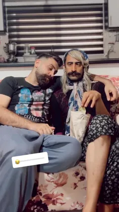 چرا فیلمو نمی بینی🙈🙈😂