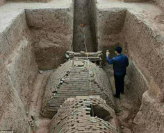 کشف مقبره ای عجیب در ژنگژو، استان هنان، چین، باستان شناسا